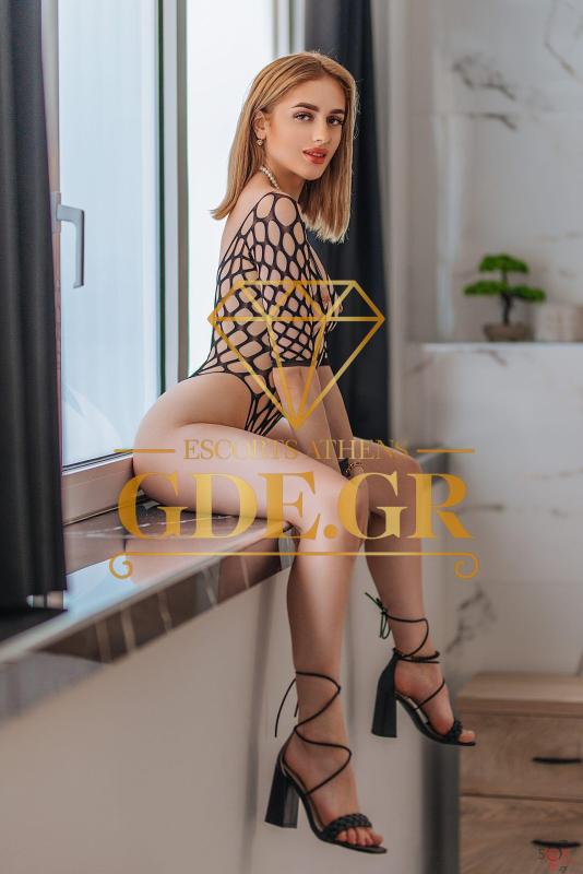 zoya-hot-teen-in-athens-4-scaled.jpg