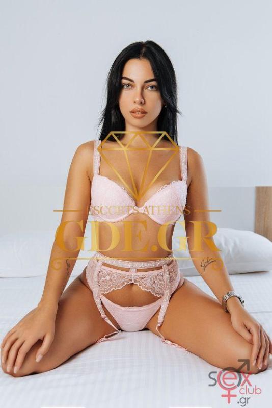 karlina-sensual-brunette-ukrainian-vip-girl-in-athens-6.jpg