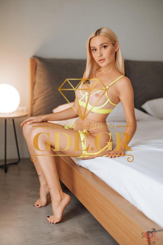 asya-petite-teen-ukrainian-girl-in-athens-10.jpg