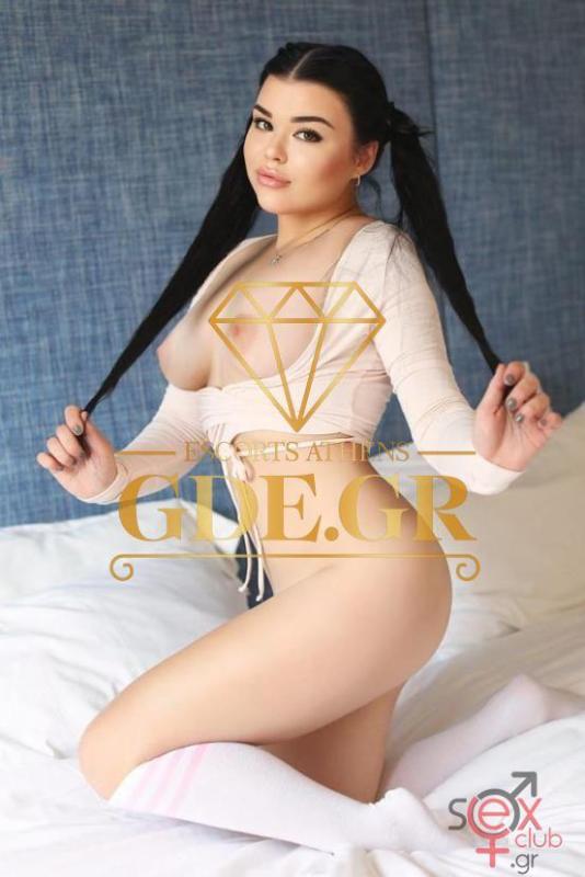 selena-sensual-brunette-ukrainian-girl-in-athens-13.jpg