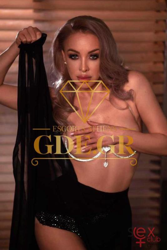 karolina-sensual-blonde-ukrainian-girl-in-athens-8.jpg