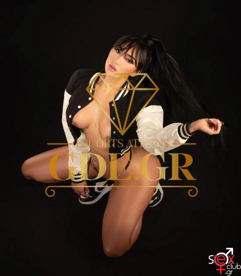 AMANDA-ULTRA-HOT-CURVY-COLOMBIAN-GIRL-IN-ATHENS.jpg