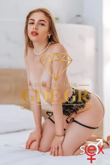 ZOYA-HOT-TEEN-IN-ATHENS-8.jpg