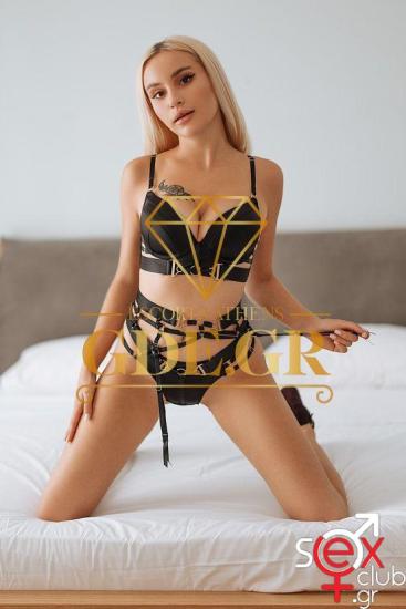 ASYA-PETITE-TEEN-UKRAINIAN-GIRL-IN-ATHENS-7.jpg