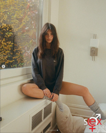 Emily Ratajkowski.png