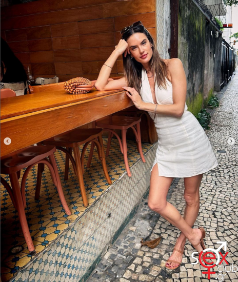 Screenshot 2024-06-23 at 18-24-49 Alessandra Ambrosio (@alessandraambrosio) • Φωτογραφίες και βίντεο στο Instagram.png