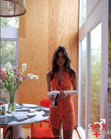 Screenshot 2024-06-23 at 16-01-03 Emily Ratajkowski στο Instagram CITY KINI! All new @inamoratawoman live now.png