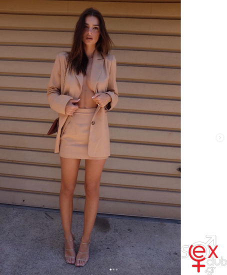 Screenshot 2024-06-30 at 19-45-56 Emily Ratajkowski (@emrata) • Φωτογραφίες και βίντεο στο Instagram.png