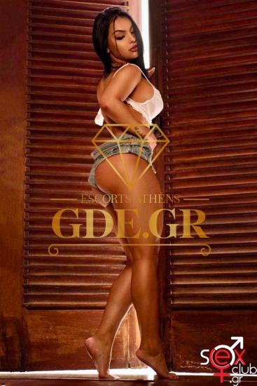 MANUELA-PETITE-LATIN-GDE-MODEL-IN-ATHENS-13.jpg