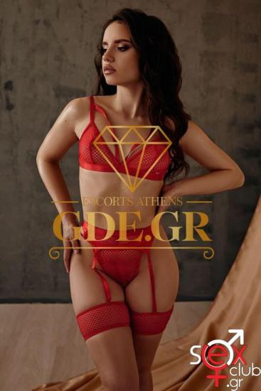 KYLIE-SENSUAL-BRUNETTE-TEEN-UKRAINIAN-GDE-MODEL-IN-ATHENS-1.jpg
