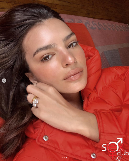 Screenshot 2024-07-14 at 16-35-36 Emily Ratajkowski (@emrata) • Φωτογραφίες και βίντεο στο Instagram.png