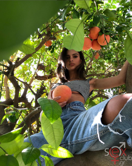 Screenshot 2024-07-27 at 19-52-46 Emily Ratajkowski (@emrata) • Φωτογραφίες και βίντεο στο Instagram.png