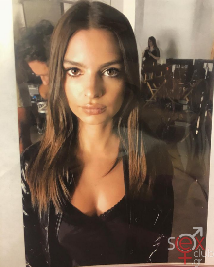 Screenshot 2024-07-27 at 20-07-19 Emily Ratajkowski (@emrata) • Φωτογραφίες και βίντεο στο Instagram.png