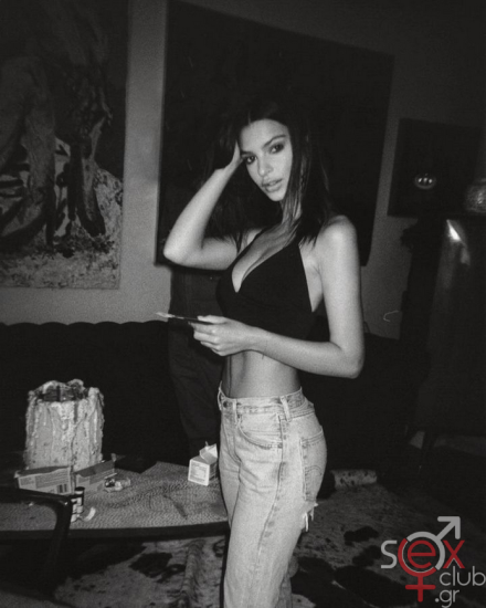 Screenshot 2024-07-27 at 21-04-10 Emily Ratajkowski (@emrata) • Φωτογραφίες και βίντεο στο Instagram.png
