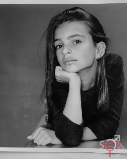Screenshot 2024-07-27 at 21-04-39 Emily Ratajkowski (@emrata) • Φωτογραφίες και βίντεο στο Instagram.png
