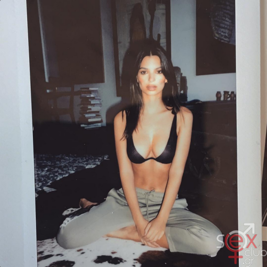 Screenshot 2024-07-27 at 21-04-57 Emily Ratajkowski (@emrata) • Φωτογραφίες και βίντεο στο Instagram.png