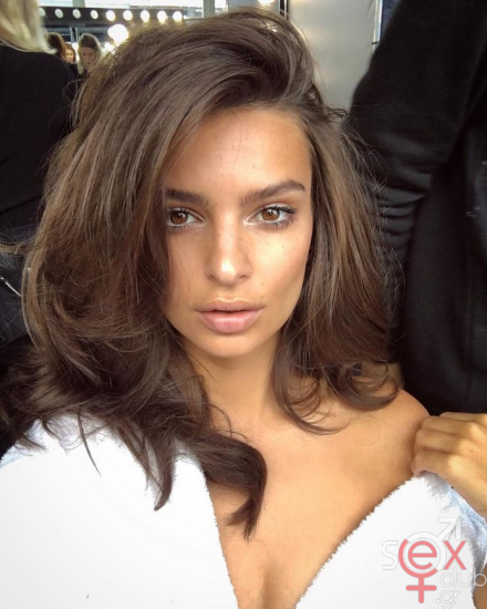 Screenshot 2024-07-27 at 21-05-12 Emily Ratajkowski (@emrata) • Φωτογραφίες και βίντεο στο Instagram.png