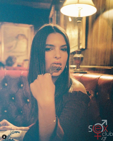 Screenshot 2024-07-27 at 21-07-42 Emily Ratajkowski (@emrata) • Φωτογραφίες και βίντεο στο Instagram.png