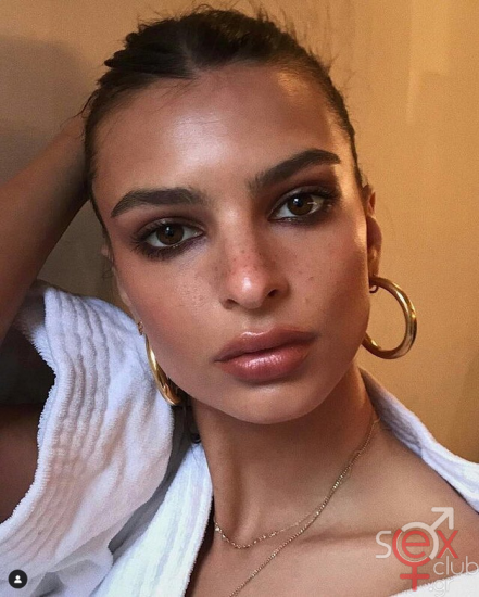 Screenshot 2024-07-27 at 21-11-28 Emily Ratajkowski (@emrata) • Φωτογραφίες και βίντεο στο Instagram.png