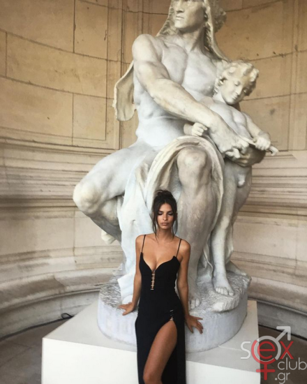 Screenshot 2024-07-27 at 21-12-10 Emily Ratajkowski (@emrata) • Φωτογραφίες και βίντεο στο Instagram.png