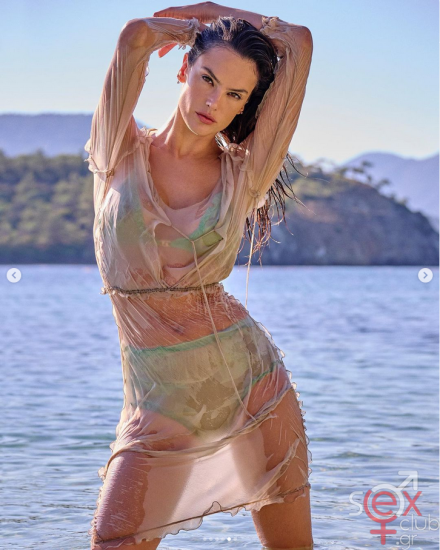 Screenshot 2024-07-28 at 14-23-24 Alessandra Ambrosio (@alessandraambrosio) • Φωτογραφίες και βίντεο στο Instagram.png