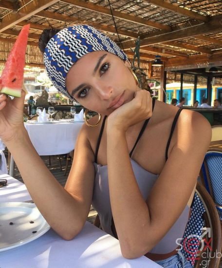 Screenshot 2024-07-27 at 21-12-53 Emily Ratajkowski (@emrata) • Φωτογραφίες και βίντεο στο Instagram.png