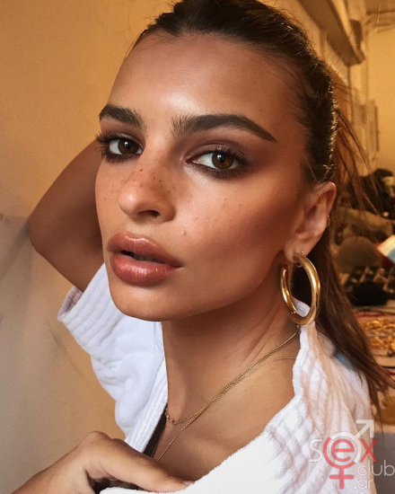Screenshot 2024-07-27 at 21-15-06 Emily Ratajkowski (@emrata) • Φωτογραφίες και βίντεο στο Instagram.png