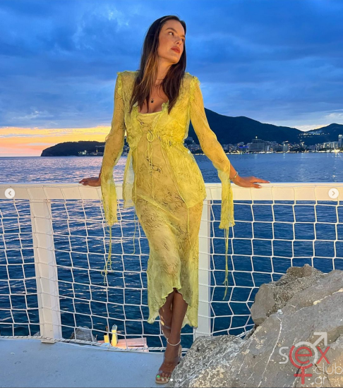 Screenshot 2024-07-28 at 18-13-15 Alessandra Ambrosio (@alessandraambrosio) • Φωτογραφίες και βίντεο στο Instagram.png