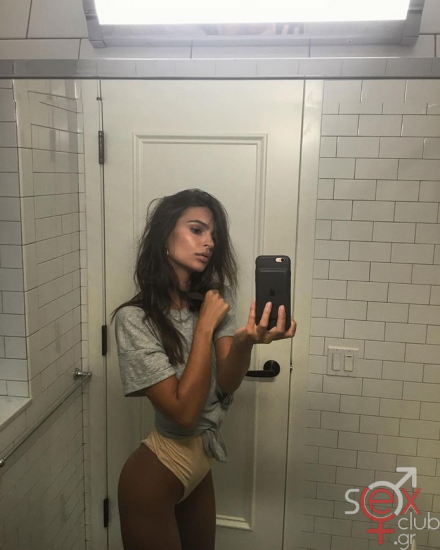 Screenshot 2024-07-27 at 21-34-11 Emily Ratajkowski (@emrata) • Φωτογραφίες και βίντεο στο Instagram.png