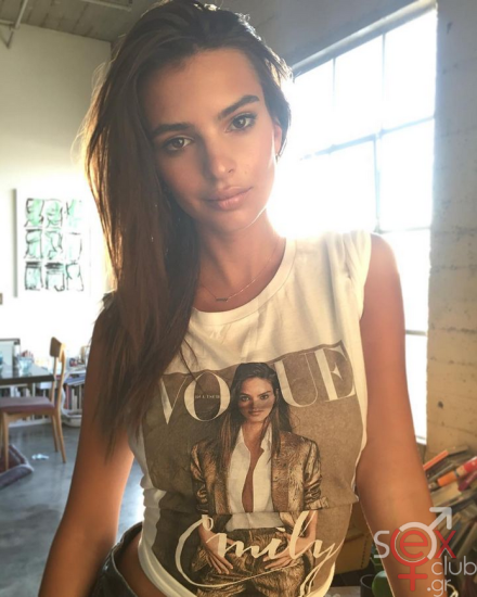 Screenshot 2024-07-27 at 21-35-24 Emily Ratajkowski (@emrata) • Φωτογραφίες και βίντεο στο Instagram.png