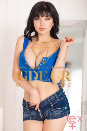 GISELE-BUSTY-BRUNETTE-UKRAINIAN-GDE-MODEL-IN-ATHENS-14.jpg