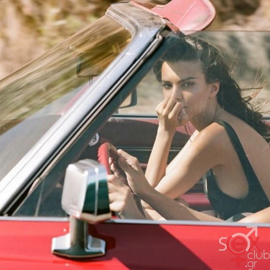 Screenshot 2024-07-27 at 21-36-14 Emily Ratajkowski (@emrata) • Φωτογραφίες και βίντεο στο Instagram.png