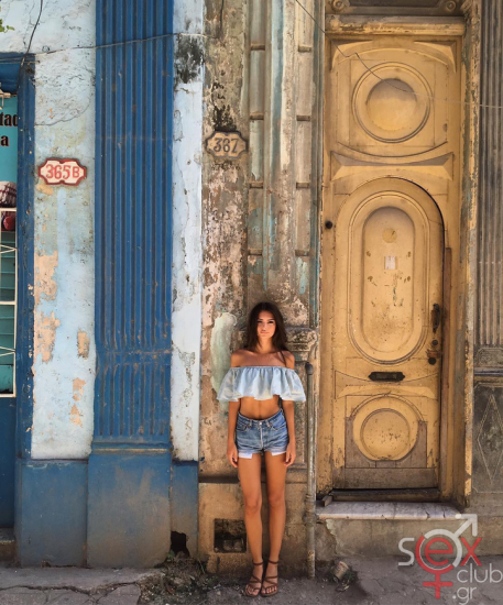 Screenshot 2024-07-27 at 21-37-11 Emily Ratajkowski (@emrata) • Φωτογραφίες και βίντεο στο Instagram.png