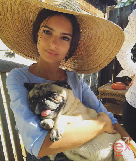Screenshot 2024-07-27 at 21-40-59 Emily Ratajkowski (@emrata) • Φωτογραφίες και βίντεο στο Instagram.png