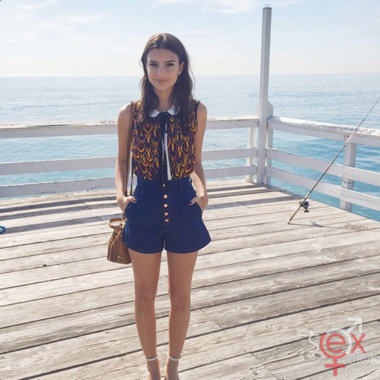 Screenshot 2024-07-27 at 22-25-15 Emily Ratajkowski (@emrata) • Φωτογραφίες και βίντεο στο Instagram.png