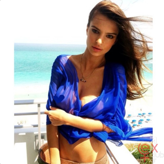Screenshot 2024-07-27 at 22-36-33 Emily Ratajkowski (@emrata) • Φωτογραφίες και βίντεο στο Instagram.png