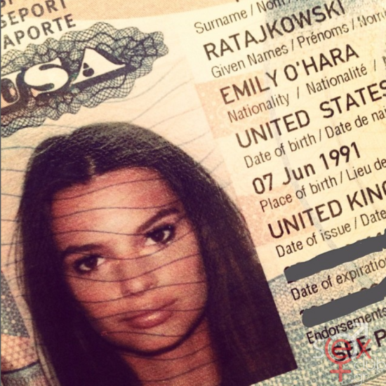 Screenshot 2024-07-27 at 22-39-13 Emily Ratajkowski (@emrata) • Φωτογραφίες και βίντεο στο Instagram.png