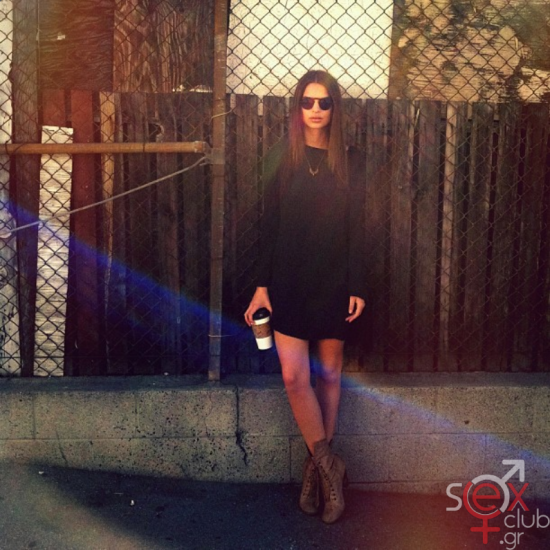 Screenshot 2024-07-27 at 22-49-02 Emily Ratajkowski (@emrata) • Φωτογραφίες και βίντεο στο Instagram.png