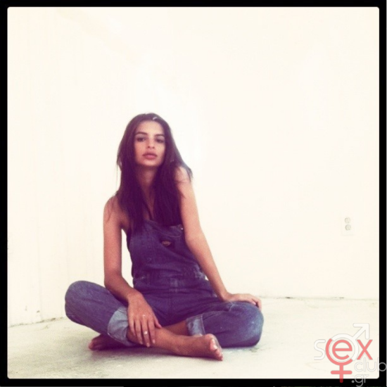 Screenshot 2024-07-27 at 22-49-28 Emily Ratajkowski (@emrata) • Φωτογραφίες και βίντεο στο Instagram.png