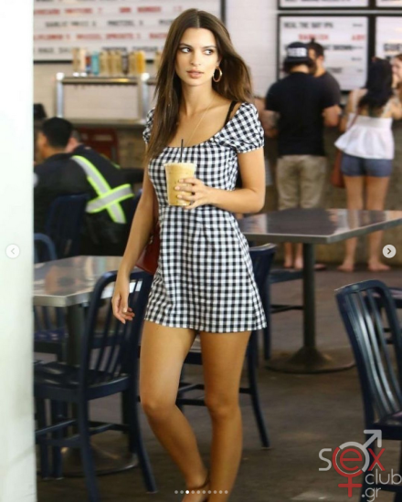 Screenshot 2024-08-04 at 15-33-34 Emily Ratajkowski (@emrata) • Φωτογραφίες και βίντεο στο Instagram.png