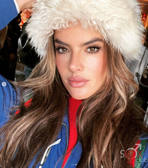Screenshot 2024-08-04 at 18-19-10 Alessandra Ambrosio (@alessandraambrosio) • Φωτογραφίες και βίντεο στο Instagram.png