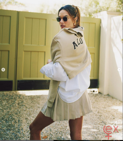 Screenshot 2024-08-04 at 18-19-34 Alessandra Ambrosio (@alessandraambrosio) • Φωτογραφίες και βίντεο στο Instagram.png