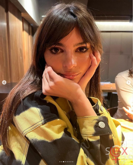Screenshot 2024-08-12 at 20-31-00 Emily Ratajkowski (@emrata) • Φωτογραφίες και βίντεο στο Instagram.png