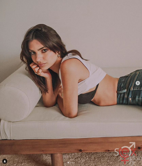 Screenshot 2024-08-12 at 20-31-29 Emily Ratajkowski (@emrata) • Φωτογραφίες και βίντεο στο Instagram.png