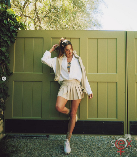 Screenshot 2024-08-04 at 18-19-38 Alessandra Ambrosio (@alessandraambrosio) • Φωτογραφίες και βίντεο στο Instagram.png