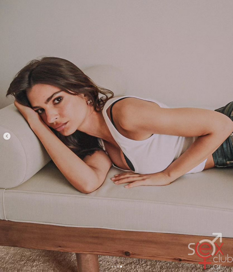 Screenshot 2024-08-12 at 20-31-41 Emily Ratajkowski (@emrata) • Φωτογραφίες και βίντεο στο Instagram.png