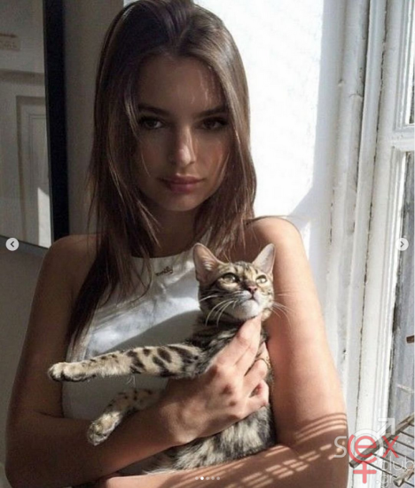Screenshot 2024-08-12 at 20-31-52 Emily Ratajkowski (@emrata) • Φωτογραφίες και βίντεο στο Instagram.png