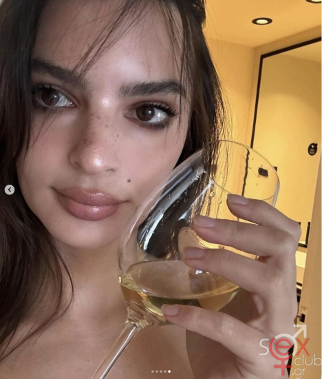 Screenshot 2024-08-12 at 20-32-04 Emily Ratajkowski (@emrata) • Φωτογραφίες και βίντεο στο Instagram.png