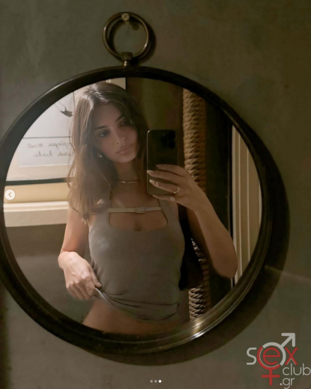 Screenshot 2024-08-12 at 20-32-36 Emily Ratajkowski (@emrata) • Φωτογραφίες και βίντεο στο Instagram.png