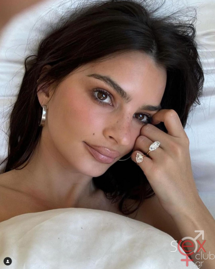 Screenshot 2024-08-12 at 20-33-08 Emily Ratajkowski (@emrata) • Φωτογραφίες και βίντεο στο Instagram.png